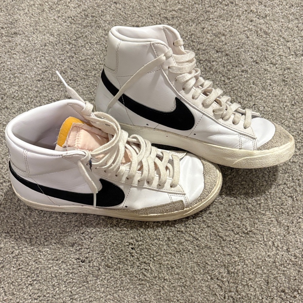 Nike blazers mid 77 White and Black High-Top Sneakers